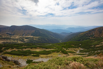 Naklejka premium sharp rocks of Shpytsi Mountain in Chornohora mountain range