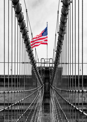 Brooklyn Bridge black and white with USA flag  - obrazy, fototapety, plakaty