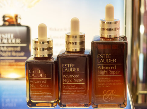 Advanced Night Repair, moisturising serum with hyaluronic acid by Est&eacute;e Lauder.Milan - Italy,17 September 2023