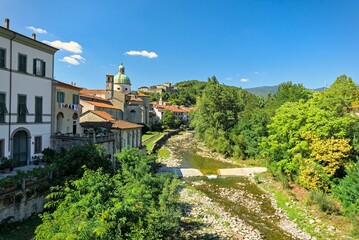 Fototapeta premium View on the town Pontremoli in the Appenin in Tuscany from the river