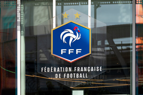 Paris, France - 25 septembre 2023: Logo sur la fa&ccedil;ade du si&egrave;ge social de la F&eacute;d&eacute;ration fran&ccedil;aise de football (FFF), association regroupant les clubs de football de France et l'AS Monaco