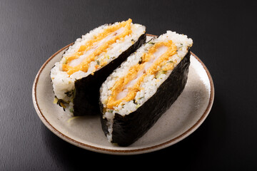 おにぎらず　(いかカツ)