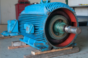 480 volts 250 horse power industrial motor for cooling tower fans, disassembly with view of the rotor and winding
