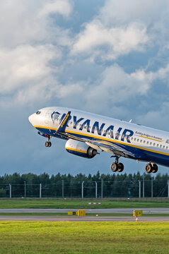 Ryanair - Irish Airlines.	