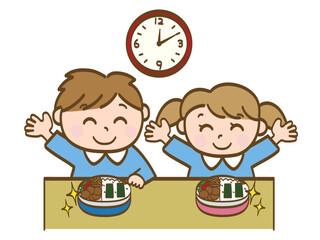 お弁当の中身に喜ぶ男の子と女の子_保育園児の兄妹