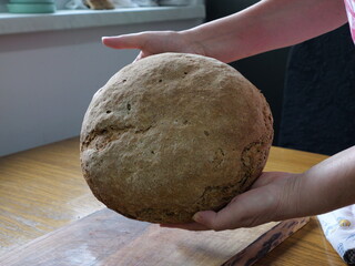 Black flour bread is a real delicacy, especially if it is still prepared by hand.