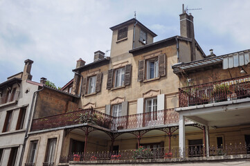 Obraz premium Old tenement houses in Lyon city in France