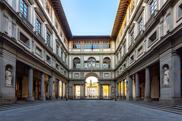 Fototapeta na wymiar Famous Uffizi gallery in Florence, Italy