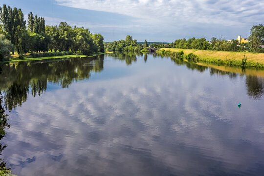 La Loire &agrave; Decize, Ni&egrave;vre, france