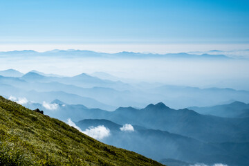 Fototapeta premium 夏山の風景