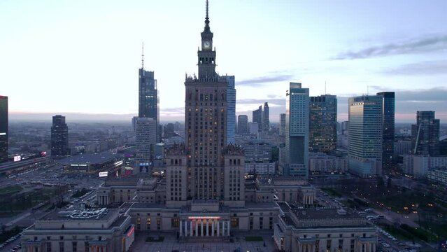 We present extraordinary shots of Warsaw at sunset, captured from a drone in 4K quality. To the magical moment when the city is illuminated with the warm colors of the evening and the sky is painted w