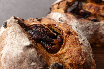 Pain de campagne with fig
