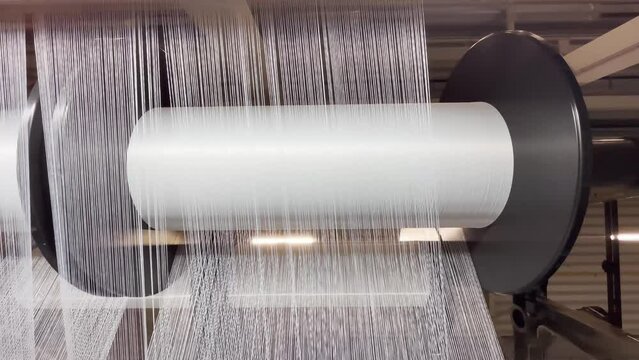 Industrial knitting machine for knitting textile fabrics