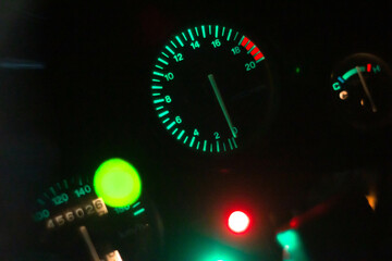 バイクの3連メーター