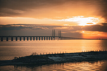 Obraz premium sunset over the river