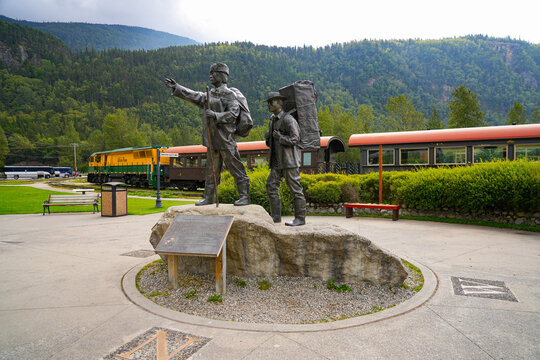 Skagway Centennial Statue, commemorating the role of Alaska's native Tlingit guides in the Klondike Gold Rush