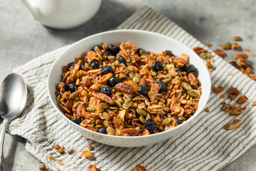 Healthy Homemade Blueberry Granola Breakfast Cereal