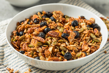 Healthy Homemade Blueberry Granola Breakfast Cereal