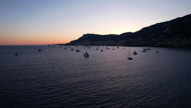 vue panoramique sur Monaco au coucher du soleil pendant le Monaco Yacht Show - C&ocirc;te d'Azur