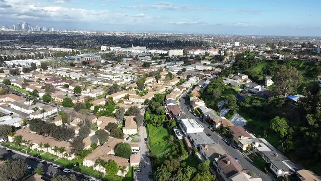 Los Angeles Downtown to Southbound Los Angeles from Baldwin Village Aerial Shot Forward California 5K 50fps