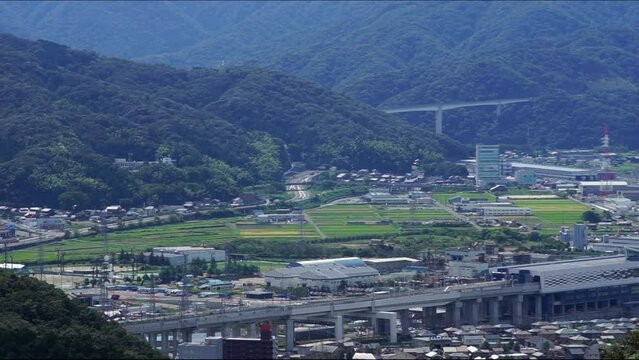 北陸新幹線敦賀延伸前の敦賀市内を走行試験するイーストアイ （北陸新幹線 敦賀 - 越前たけふ, 2023年9月）
