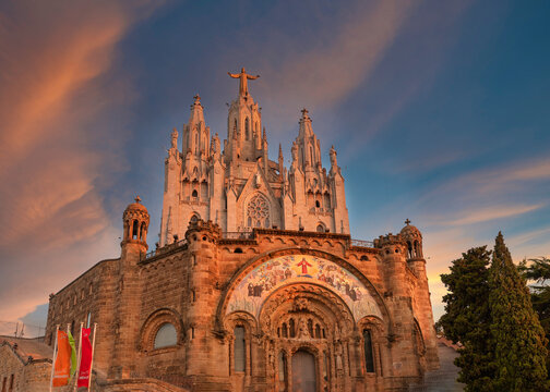 Barcelona city and photos taken at sunset