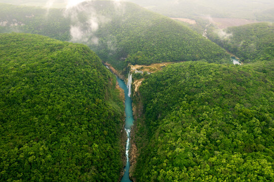 Cascada de Tamul, Huasteca Potosina, M&eacute;xico 