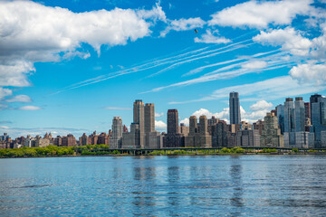 Obraz premium manhattan skyline. new york city. skyscraper building of nyc. ny urban city architecture. midtown manhattan and hudson river. metropolitan city. new york downtown. amazing cityscape