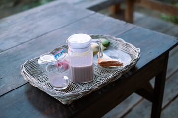 breakfast in the garden