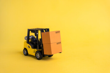 Forklift transports boxes. Warehouses, manufacturing facilities, and distribution centers. Inventory accuracy. Supply chain optimization. Efficient logistics and distribution systems.
