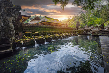 Holy spring water in temple pura Tirtha Empul inTampak, Bali, Indonesia
 - obrazy, fototapety, plakaty