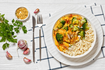 ramen noodle with chicken, broccoli and cheese