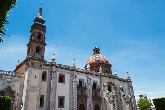 Templo de Santa Rosa de Viterbo construido a finales del s. XVII en Quer&eacute;taro, M&eacute;xico. Obra arquitect&oacute;nica considerada un Claustro Barroco, es un maravilloso ejemplo del Barroco Colonial Mexicano.