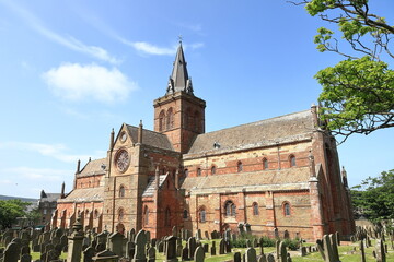 St Magnus Cathedral.  St Magnus Cathedral in Kirkwall on the Scottish island of Orkney.  The cathedral was founded in 1137 and is the only complete medieval cathedral in Scotland. - obrazy, fototapety, plakaty