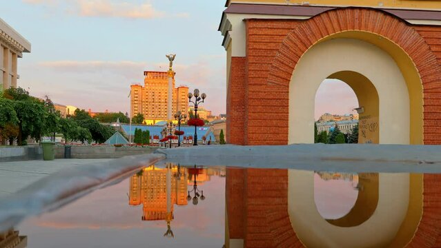 Sundown on maydan nezalezhnosti in Kyiv