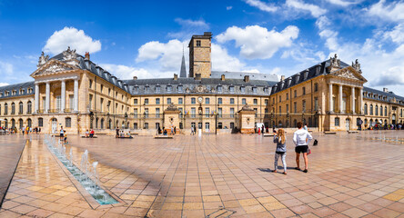 Dijon, France - August 8, 2023: Liberation Square and the Palace of the Dukes of Burgundy (Palais des ducs de Bourgogne) in Dijon. - obrazy, fototapety, plakaty