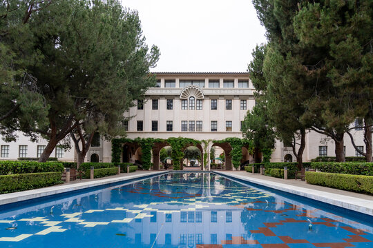 Beckman Institute at Caltech in Pasadena, CA, United States - May 28, 2023, a multi-disciplinary center in California Institute of Technology for research in the chemical and biological sciences. 