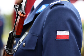 Galowy mundur policjanta polskiego. Święto Policji Polskiej