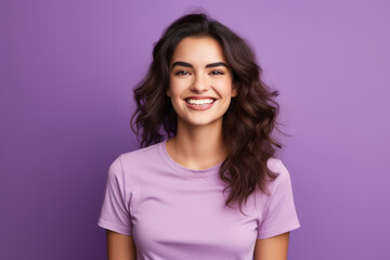 Obraz premium young beautiful woman in casual clothes happy and cheerful smiling violet background