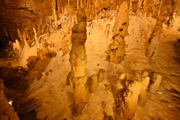 沖縄の鍾乳洞　　【沖縄風景】