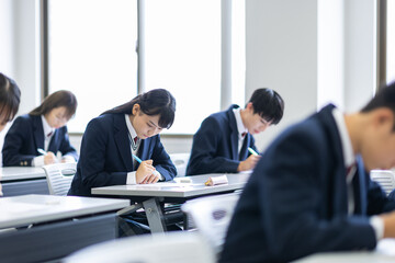 授業を受ける学生