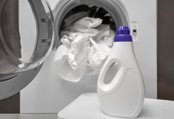 Detergent for washing white clothes in the washing machine