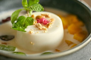 Coconut milk pudding