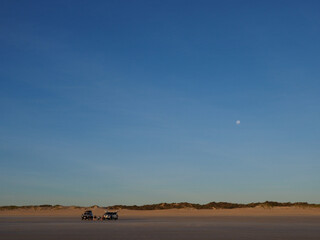 4WDs on Cable Beach