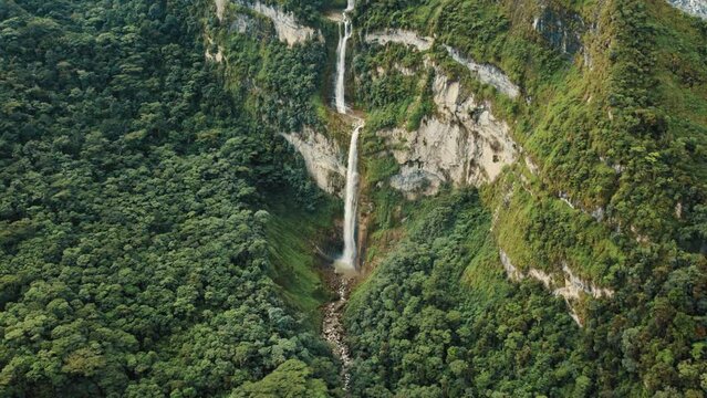 Ventanas de tisquizoque, cascadas ubicadas en el departamento de Santander Colombia
