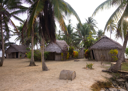 Panama, San Blas Islands, Mamitupu, Typical Kuna Homes In Kalu Obaki Lodge