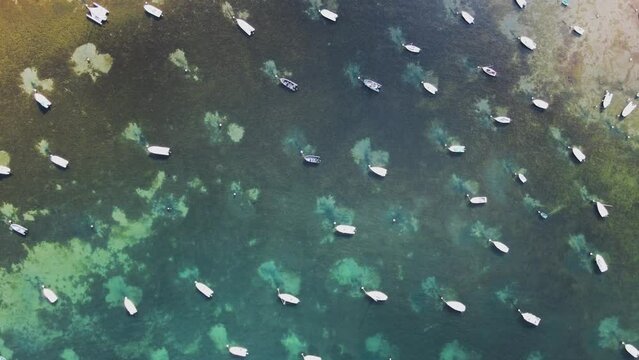Vid&eacute;o a&eacute;rienne drone bateaux port nautique Port Navalo Bretagne France 