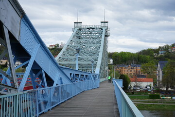 Stahlbrücke über die Elbe