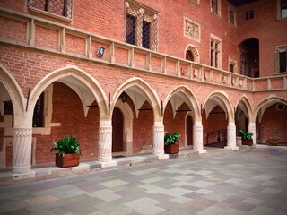 Arcades in the university