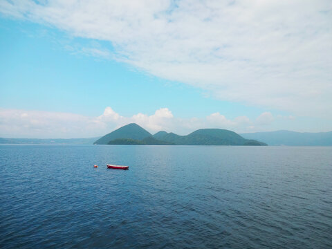 Picture of a boat on Toya Lake, Hokkaido Prefecture, Japan